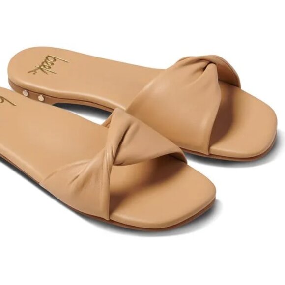 Beek Whipbird Leather Slide - Beach - Picture 1 of 3